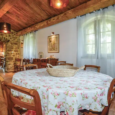 度假居 4 Bedroom Beautiful In 费里切托
