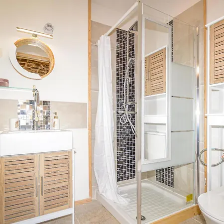 4 Bedroom Beautiful In 费里切托