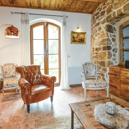 4 Bedroom Beautiful In 度假居 *