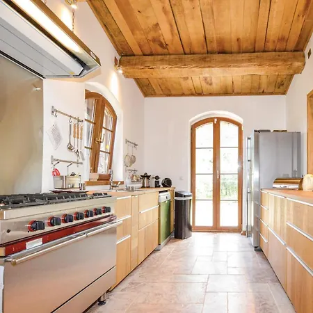度假居 4 Bedroom Beautiful In *