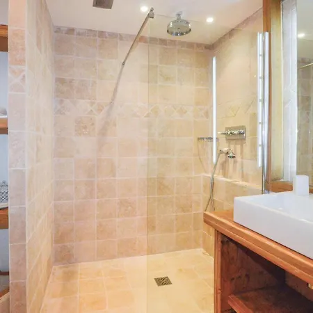4 Bedroom Beautiful In